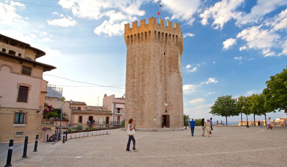 Casa - Torre dei Gualtieri, Italy